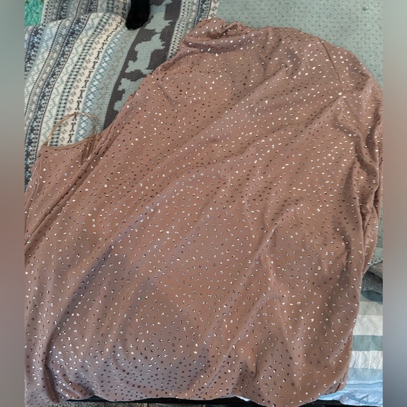 Tops - Tarzan tan sparkle guess top